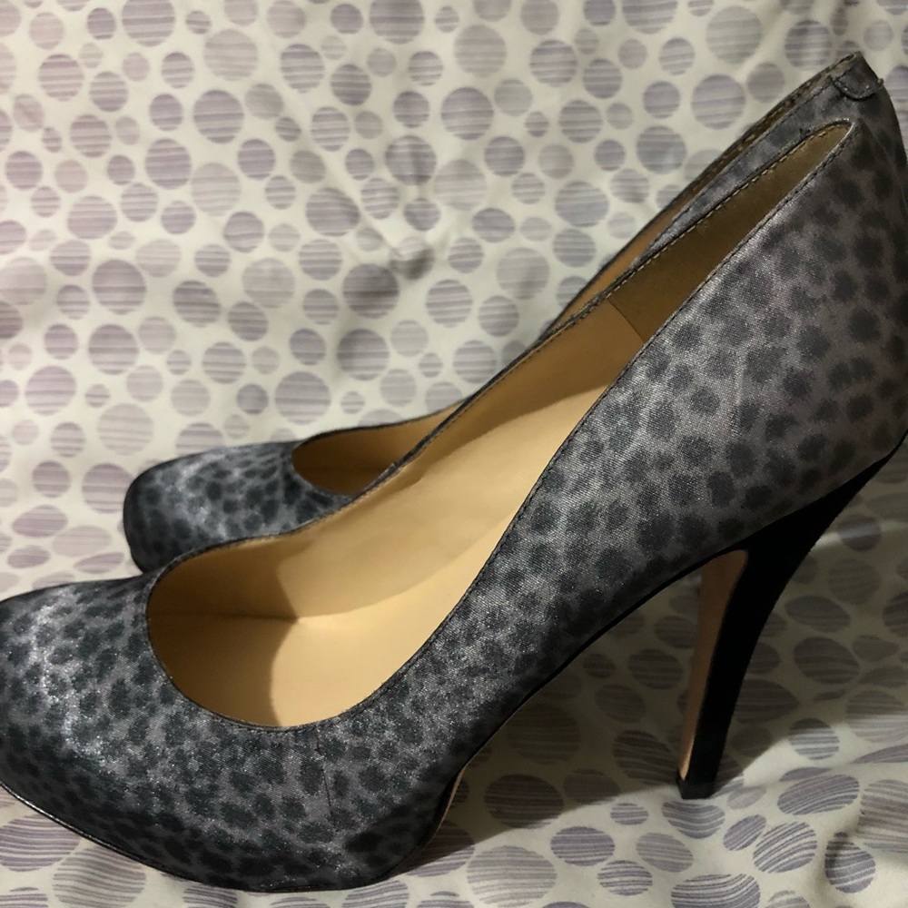 Talbots Leopard Print Heels - Picture 2 of 4